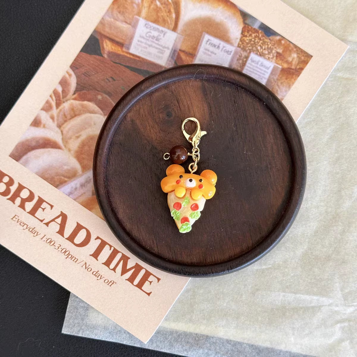 Creative Croissant and Coffee Design Keychain Cute Cake Bag Pendant Keyrings Kawaii Mini Resin Food Series Car Keys Accessorie