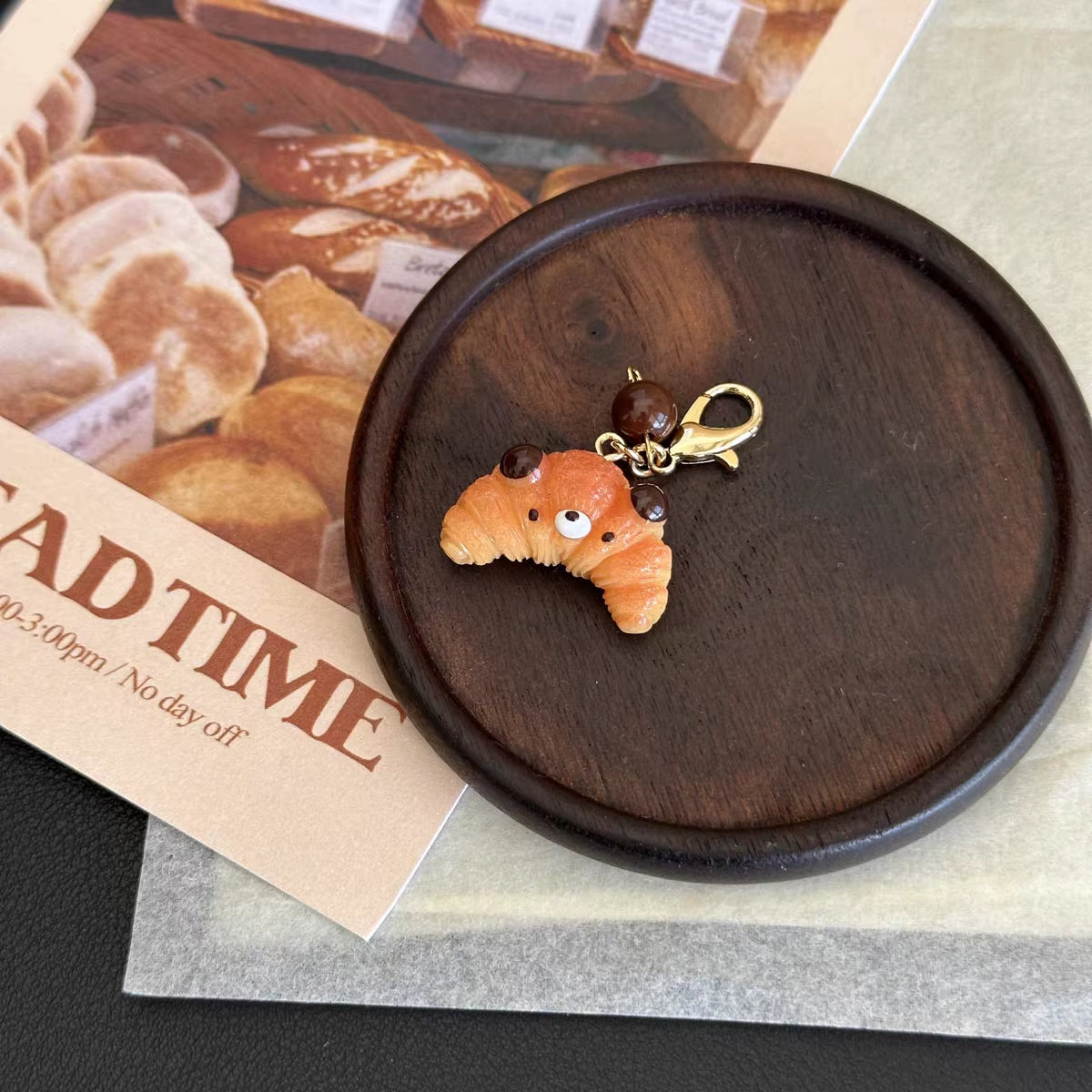 Creative Croissant and Coffee Design Keychain Cute Cake Bag Pendant Keyrings Kawaii Mini Resin Food Series Car Keys Accessorie