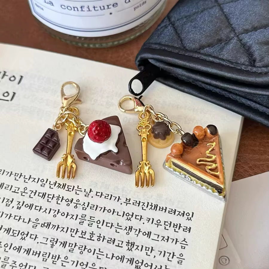 Creative Croissant and Coffee Design Keychain Cute Cake Bag Pendant Keyrings Kawaii Mini Resin Food Series Car Keys Accessorie