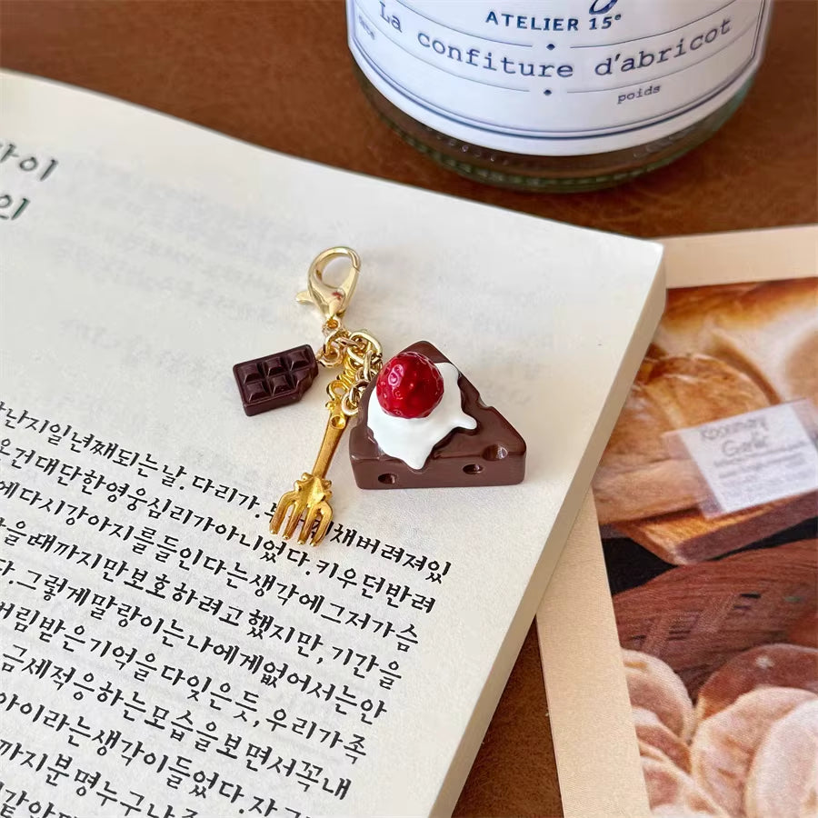 Creative Croissant and Coffee Design Keychain Cute Cake Bag Pendant Keyrings Kawaii Mini Resin Food Series Car Keys Accessorie